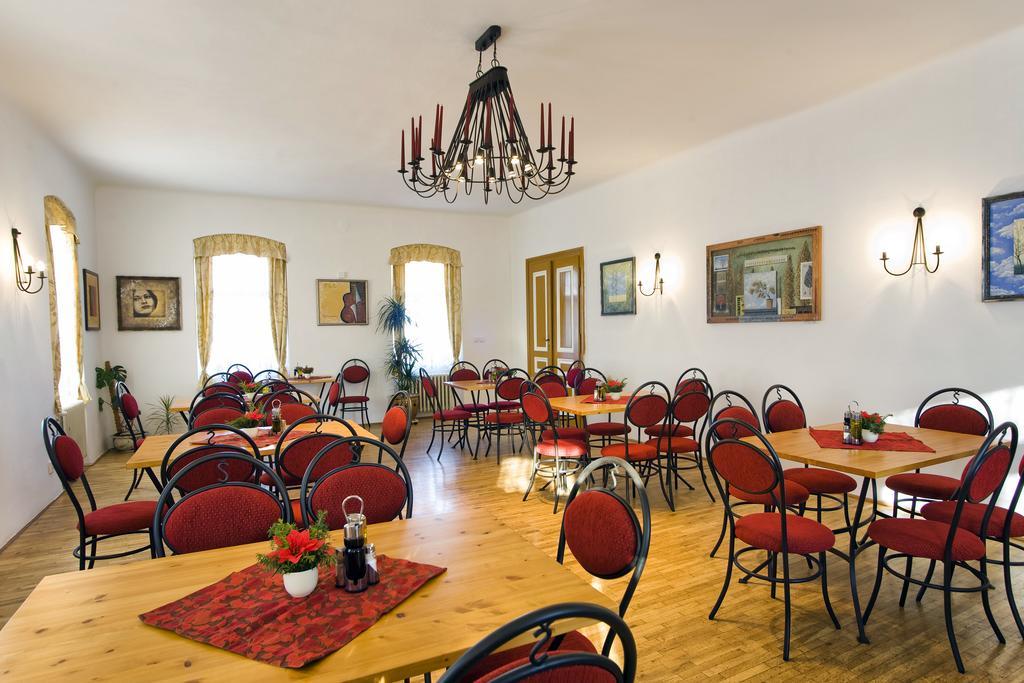 Hotel Sumava วิชชีโบรด ภายนอก รูปภาพ